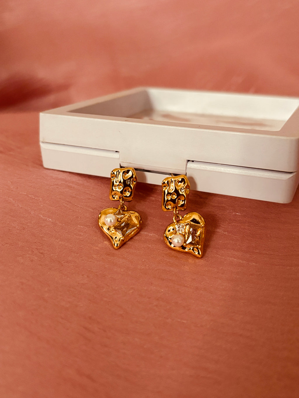 The Lumina Heart Drops (18K Gold Plating)