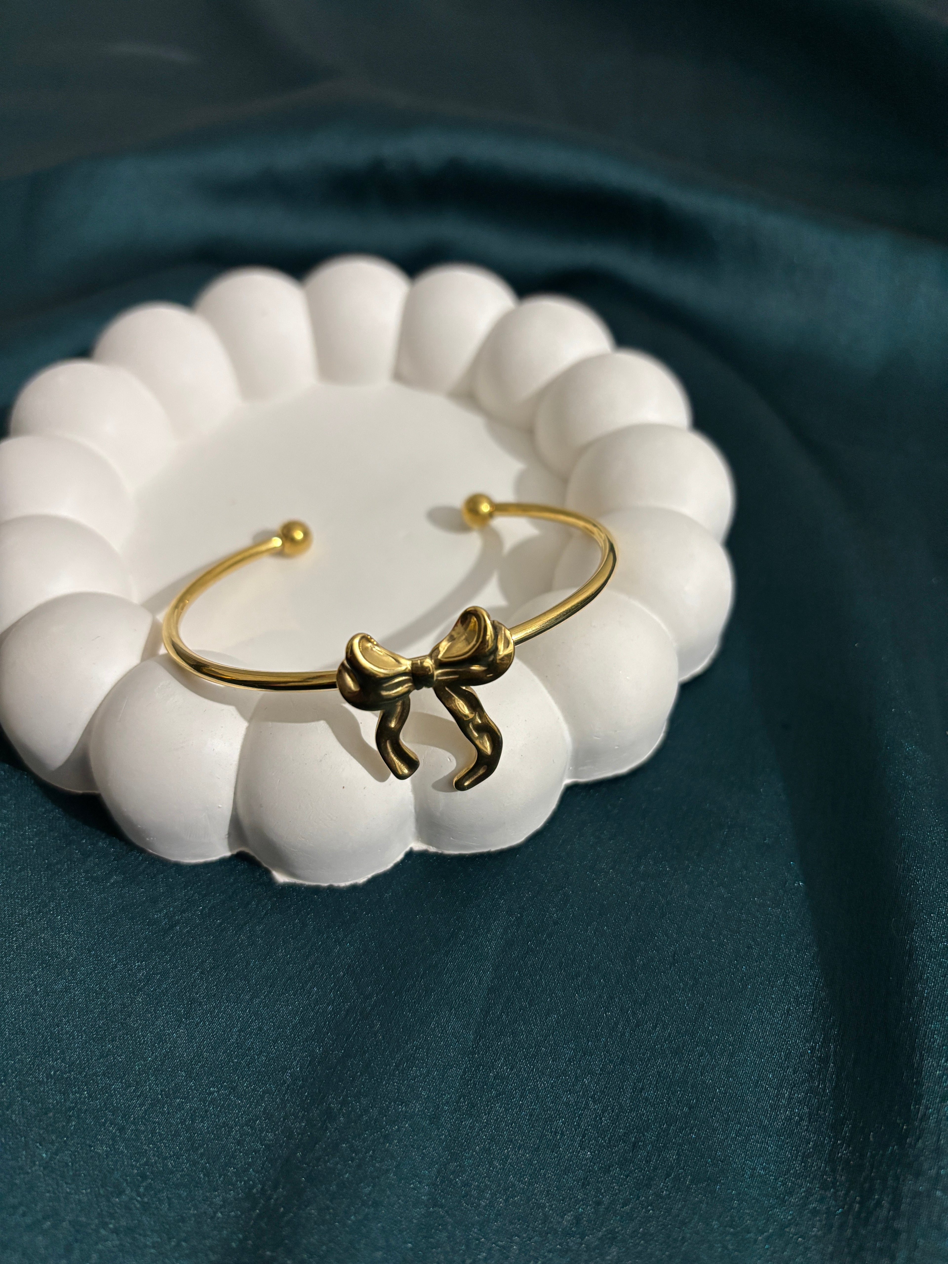 Charming Bow Gold-Tone Bracelet