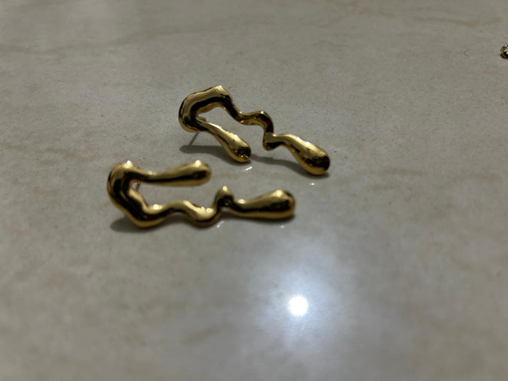 The Fluid Gold Wave Earrings
