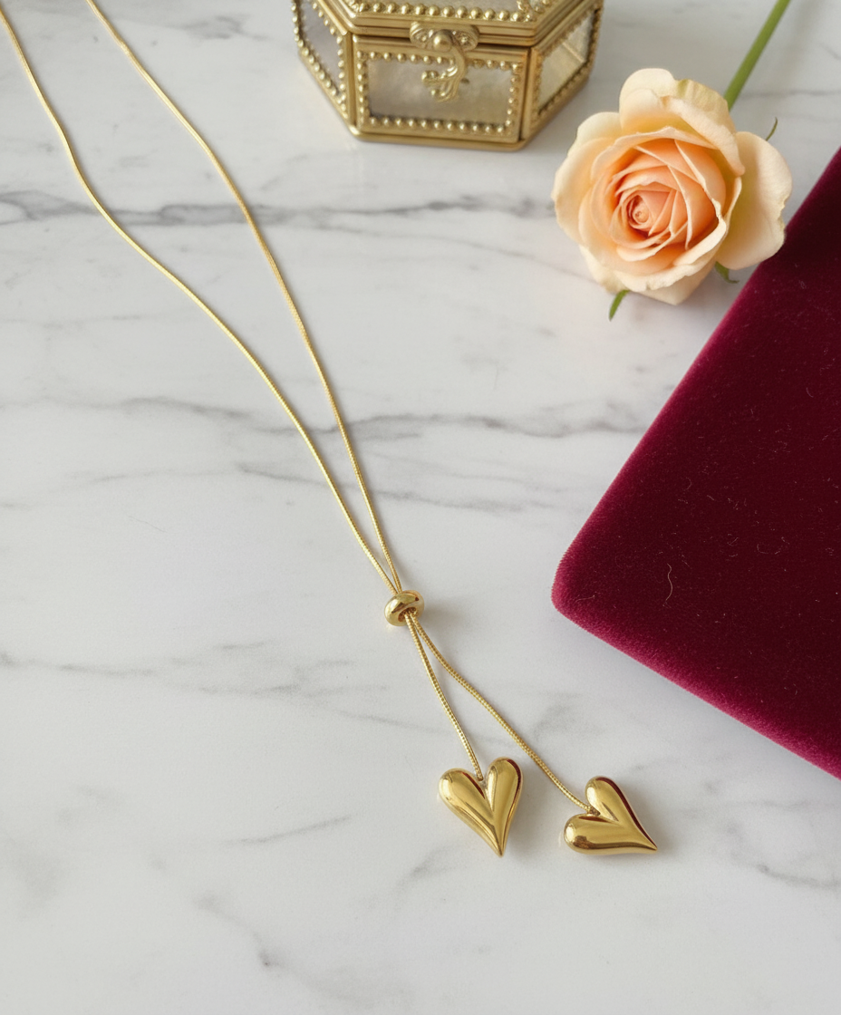 Gold-plated heart necklace in luxurious setting